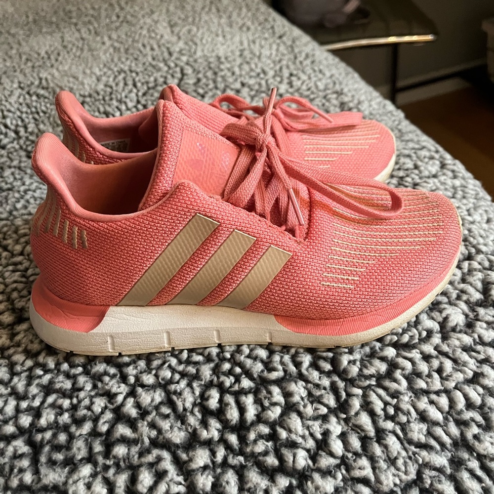 coral pink adidas women's shoe